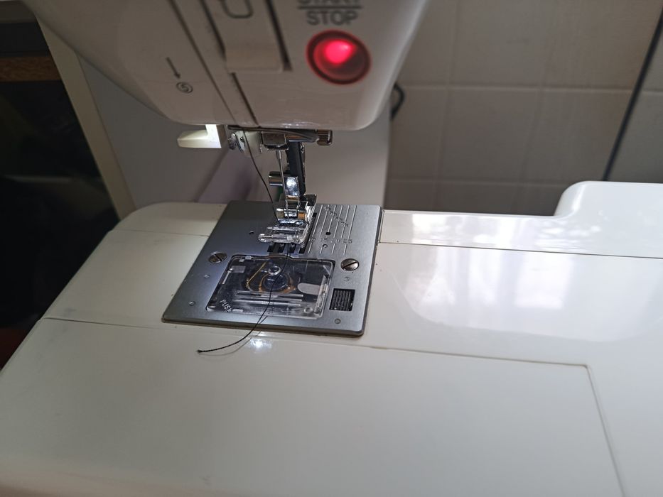 Швейна машинка комп'ютерна  Soontex 6000 super compyter