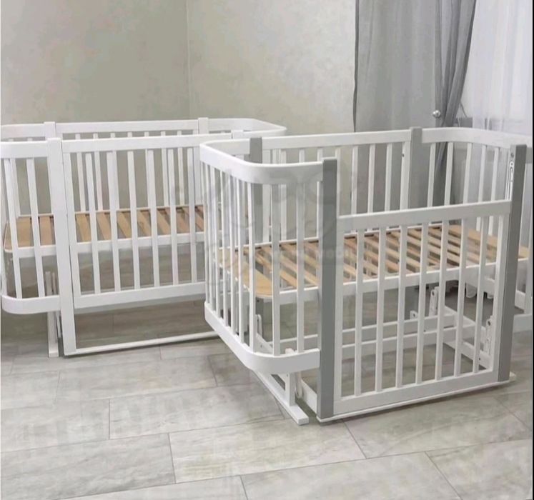 Продаётся детская кроватка Мишка на луне плюс колёса