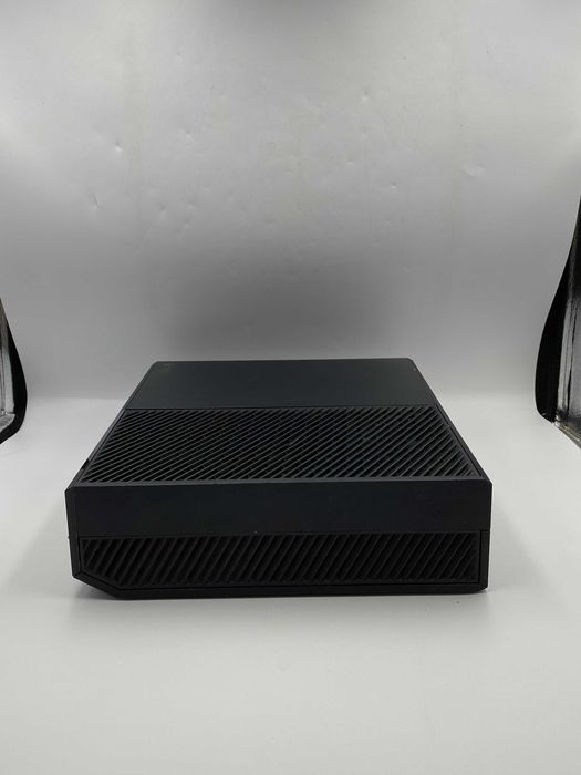 Konsola Xbox one 500gb + pad + kable