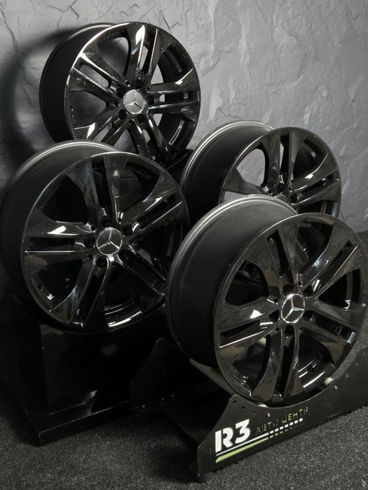 Оригінальний литий диск Mercedes-Benz R17 5×112 ET47 7.5J D66.6 A2044017502 (Gloss Black)