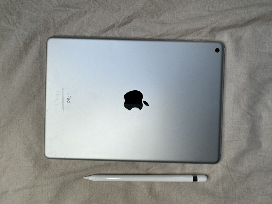 iPad 7 gen 128gb apple pencil