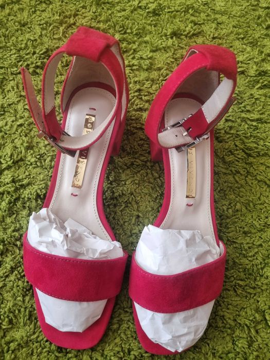 Продам босоніжки MODUS VIVEND (37 розмір)