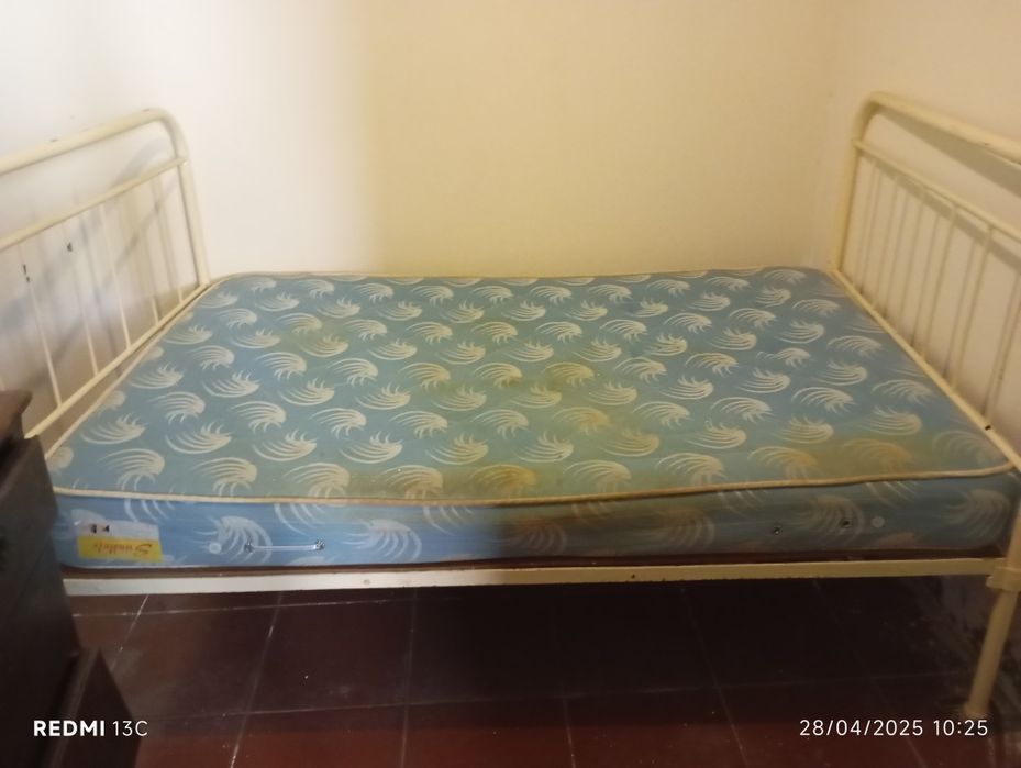 Camas antigas em ferro