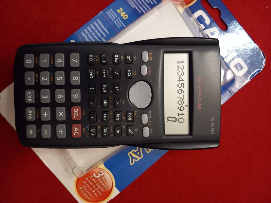 Calculadora Científica Multi-Funções_CASIO__Como NOVA