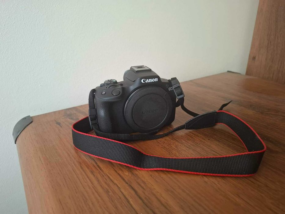 Aparat CANON EOS R50 + RF-S 18-45 IS STM Czarny