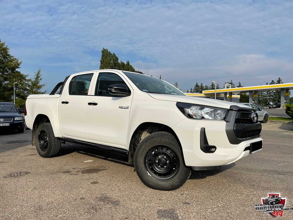 Orurowanie boczne TOYOTA HILUX, rury, progi