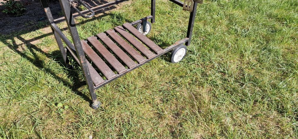 Grill ręcznie robiony. MAJSTERKLEPKA.
