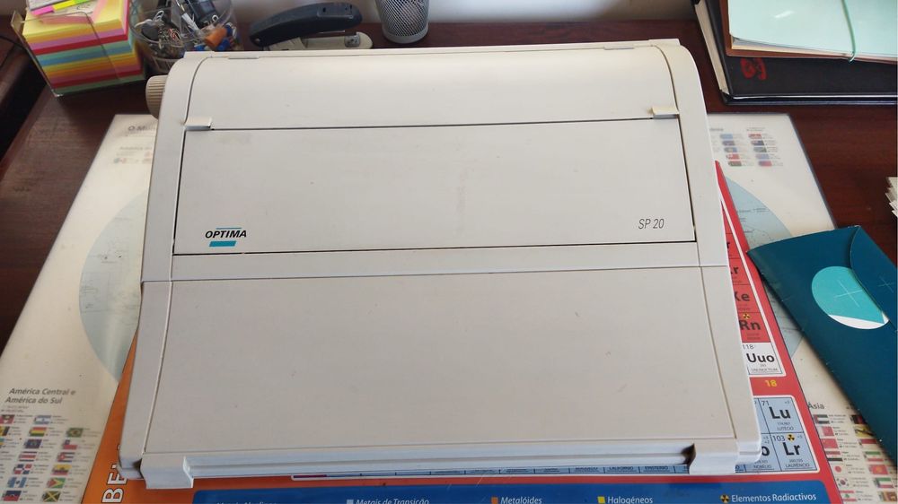 Maquina de escrever antiga