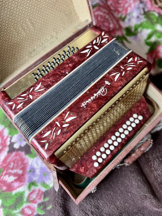 Продам Гармонь «Весна 2»