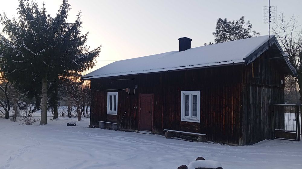 BEZPOŚREDNIO Sprzedam Dom 60m^2 z Działką  budowlaną 1875m^2