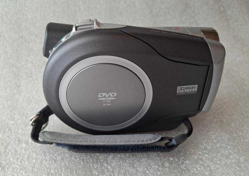 Видеокамера CANON DC21