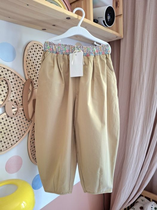 Zara beżowe spodnie baggy w kwiaty 116