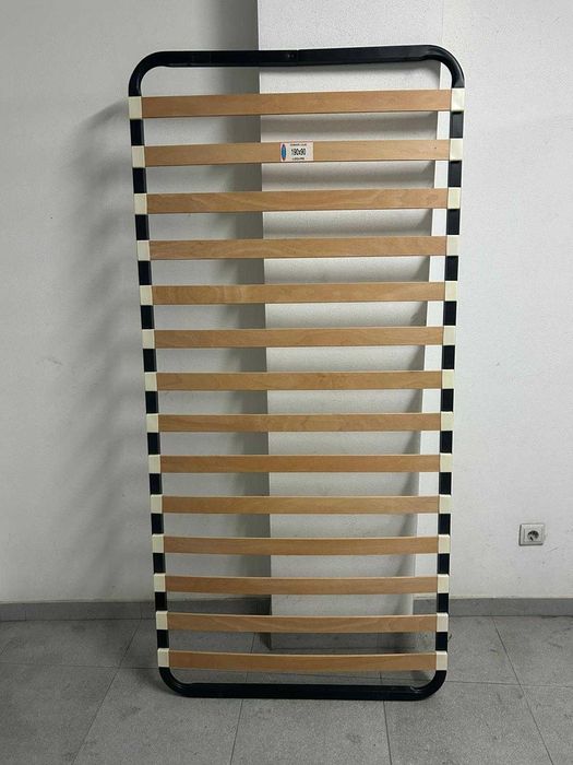 Colchão com estrado de cama de solteiro 190 x 90