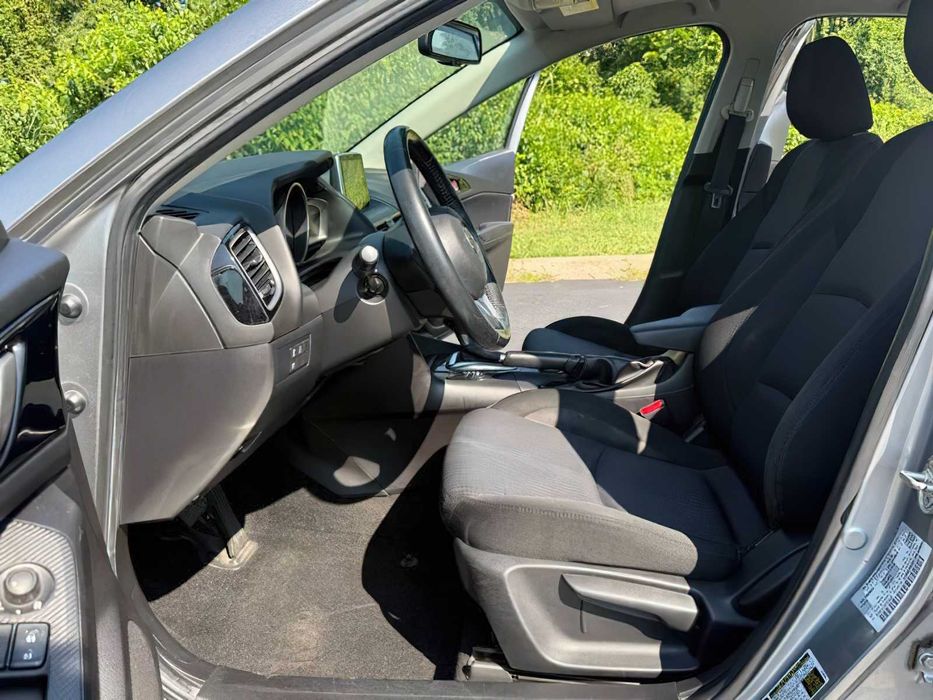 Mazda 3      2016