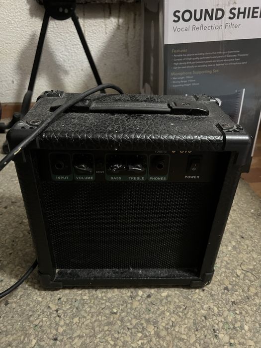 Ibanez Guitar, Amplifier and Zoom G1 Four package