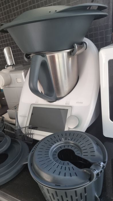 Bimby Tm 6 completa + Bimby Friend base com copo por apenas 1.100 euro