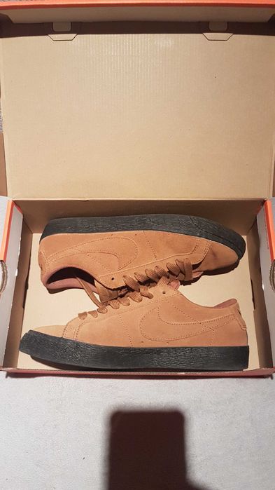 BUTY NIKE SB BLAZER LOW (light British Tan / Black)