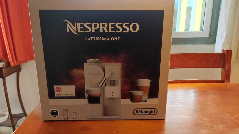 Nespresso Lattissima One Shadow Black (Nova Embalada) Garantia 01/2028