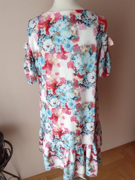 Sukienka letnia MIDI w kwiaty 40 MODELLO
