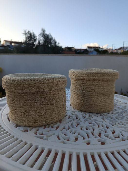 Conjunto 2 cestos redondos de juta com tampa Zara Home