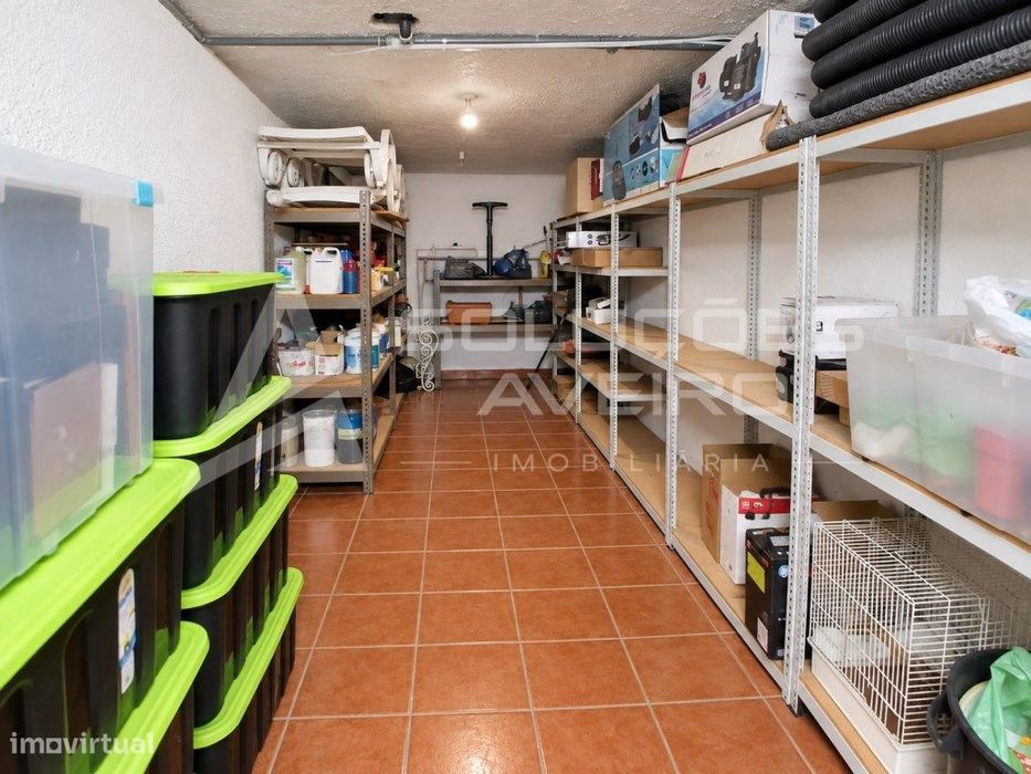 Moradia T4+1 | Piscina Coberta | Ginásio | Dois Lotes Urbanos | Cen...