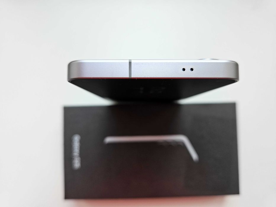 Samsung Galaxy S25 Идеал батарея 100%
