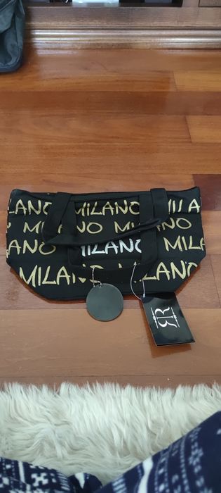 Pequena mala ideal para o dia a dia.