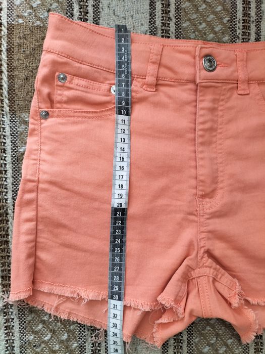 Brzoskwiniowe spodenki