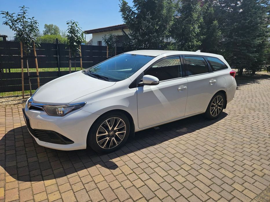Toyota Auris Toyota Auris kombi 1.4 Diesel rocznik 2015