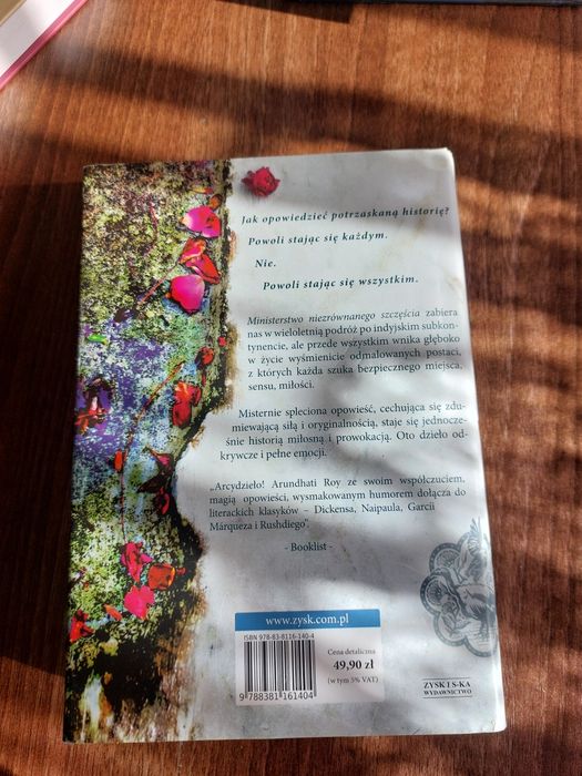 "Ministerstwo niezrównanego szczęścia" Arundhati Roy.
