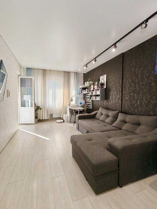 Продаж 2-кімн квартири 54 м2 по вул. Дніпровській (р-н Старої Подусівки).