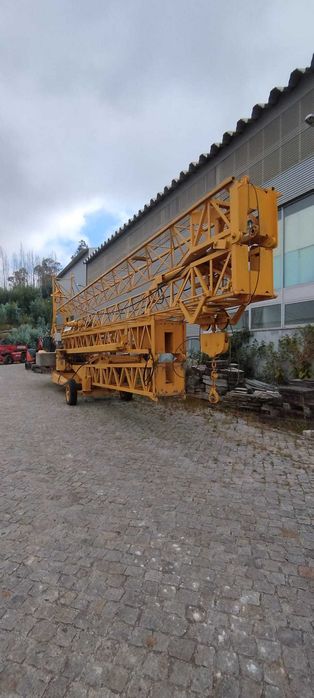 Grua Potain Automontante GMH 8025 como nova