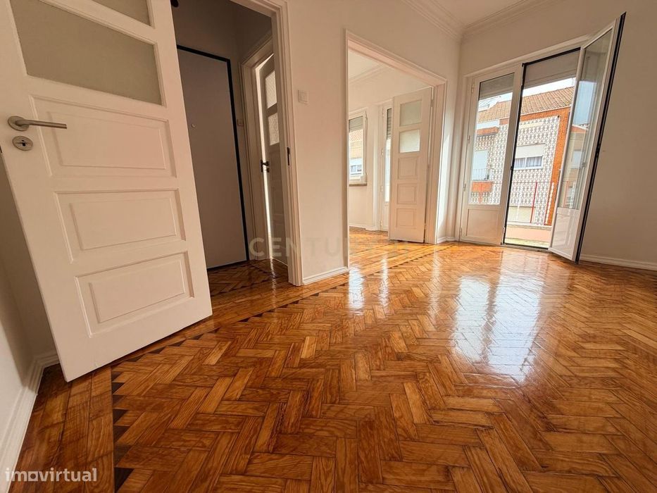 Apartamento T1+1 em Algés, Oeiras - Oportunidade Única!
