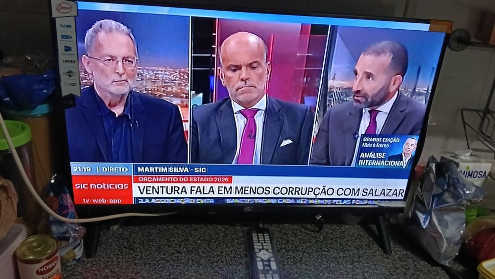 Smart tv 32 polegadas praticamente nova64729510460161124
