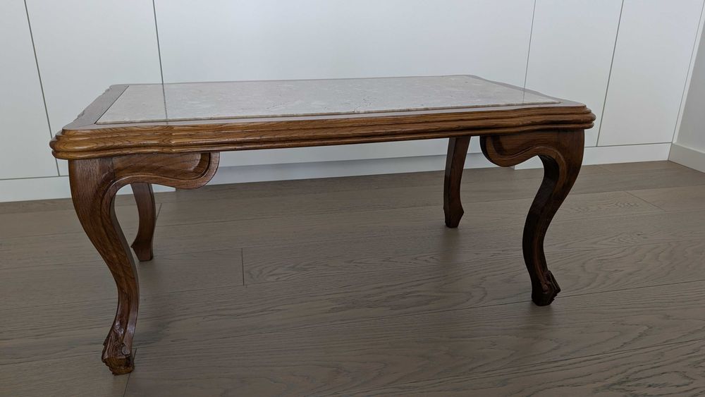 Mesa de centro com tampo em mármore como nova / coffee table