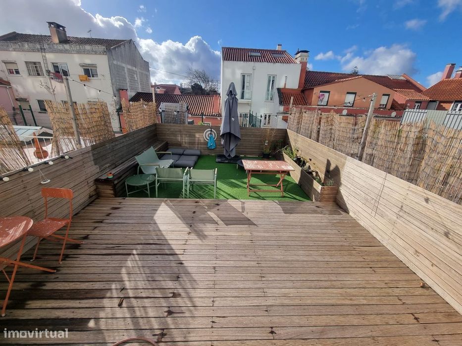T3 remodelado com terraço - Rua Alexandre Ferreira