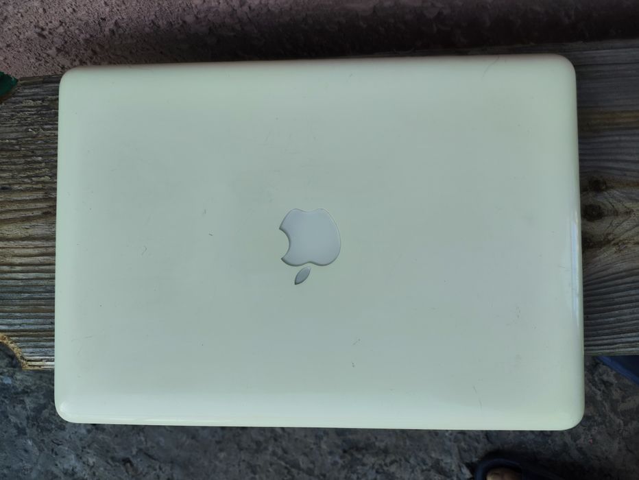 Продам MacBook..