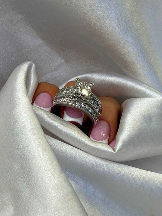 Pierścionek z diamentami naturalnymi 2.50 CT