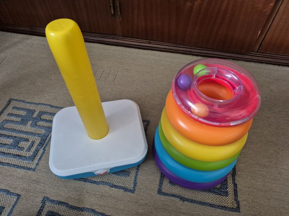 Pirâmide de Argolas Gigante da Fisher-Price,
