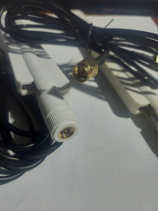 Комплект антен з роз'ємом SMA 20дБі 4G LTE для модему-маршрутизатора