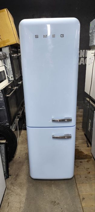 Холодильник SMEG
