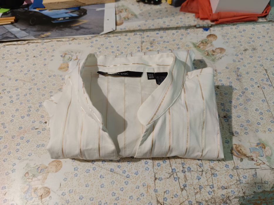 Vendo a camisola branca para mulher bom estado
