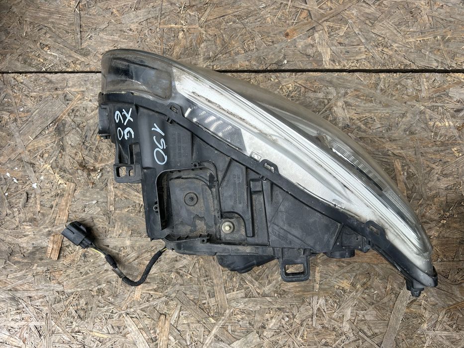 Lampa Przednia VOLVO CX60 Prawa