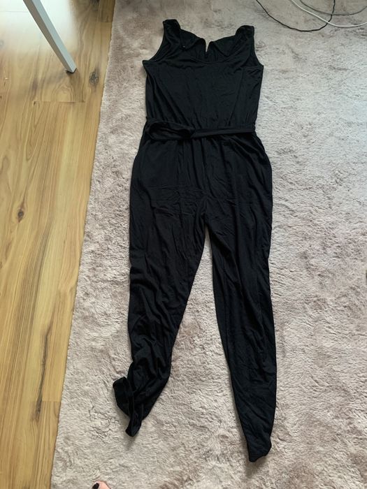 Czarny kombinezon z wiskozy