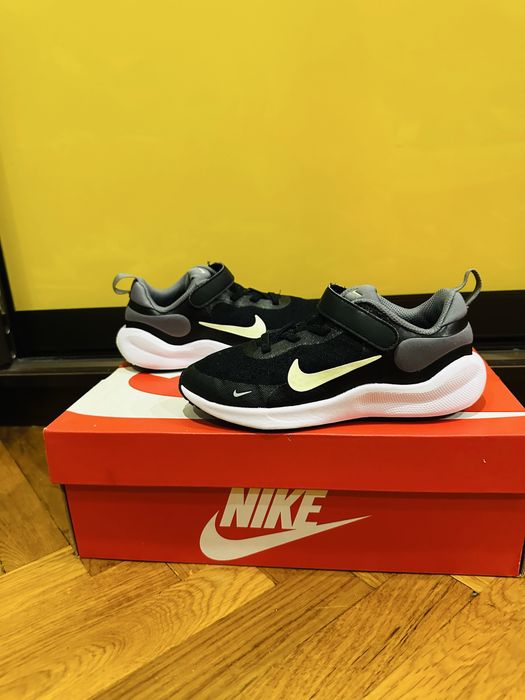 Кроссовки Nike Revolution 7 размеры 31 и 31,5
