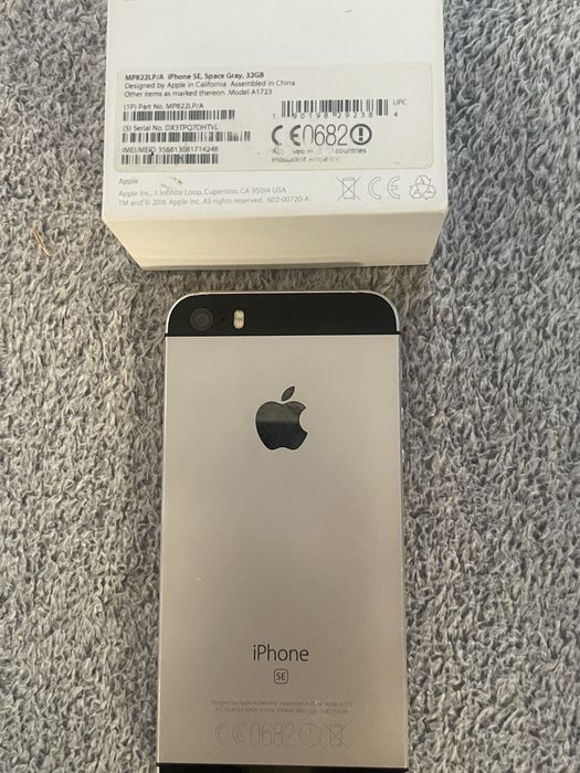 Iphne SE 32Gb 4S 8Gb