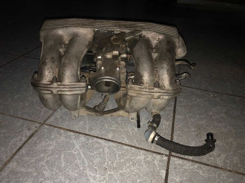 Colector de admissão M40B16 BMW E30 Touring de 1993 (Injectores Lucas)