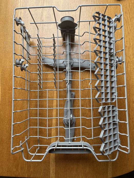 Gorny kosz zmywarki bosh SilencePlus seria 4 z pokretlami