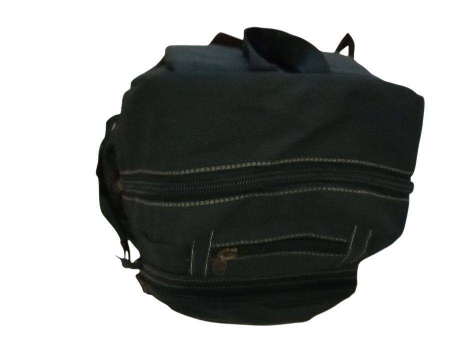 Pojemny plecak materiałowy Or&Mi o pojemności około 25 litrów