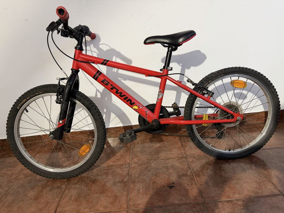 Bicicleta B’TWIN de criança – Vermelha – 20”
